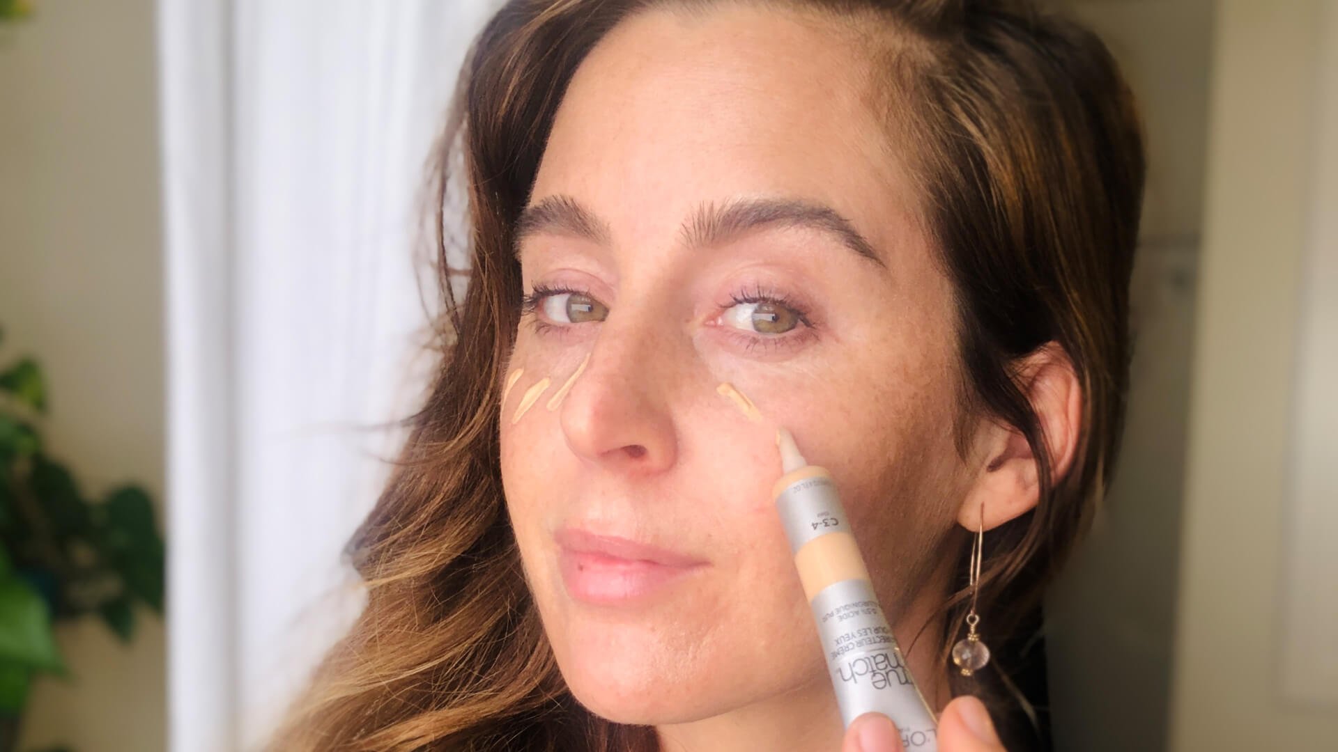 How To Apply Concealer On Dry Skin Hero BeautyMag 121520